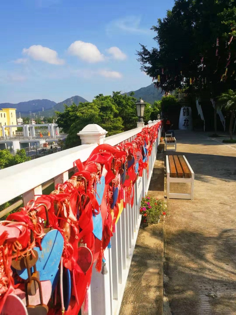 绸带、铃铛.jpg 绸带、铃铛.jpg