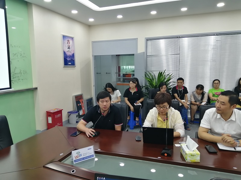 华磊迅拓电子烟.jpg 华磊迅拓电子烟.jpg