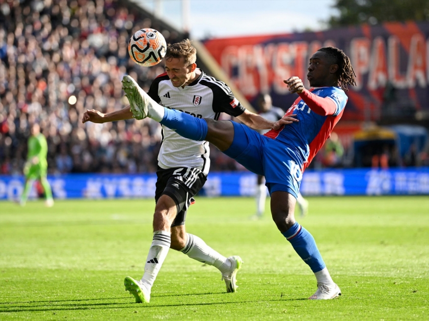 Cuộc đụng độ giữa hai đội bóng luôn diễn ra căng thẳng